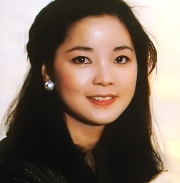 Tròn 24 năm sau cái chết bí ẩn, Đặng Lệ Quân khiến người hâm mộ tiếc nuối với nhan sắc một thời lẫy lừng Tròn 24 năm sau cái chết bí ẩn, Đặng Lệ Quân khiến người hâm mộ tiếc nuối với nhan sắc một thời lẫy lừng