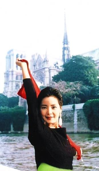 Tròn 24 năm sau cái chết bí ẩn, Đặng Lệ Quân khiến người hâm mộ tiếc nuối với nhan sắc một thời lẫy lừng Tròn 24 năm sau cái chết bí ẩn, Đặng Lệ Quân khiến người hâm mộ tiếc nuối với nhan sắc một thời lẫy lừng