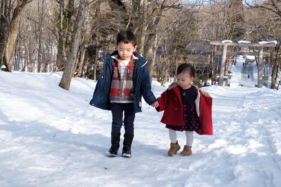 Gia đình ngược cực thú vị: Vợ đi làm từ sáng đến tối, chồng ở nhà làm nội trợ, chăm sóc 2 con nhỏ, thu nhập hơn 1 tỷ đồng/năm