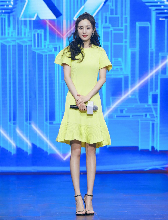 Nhìn những hình ảnh này là biết lý do vì sao Dương Mịch không thể sống thiếu photoshop!