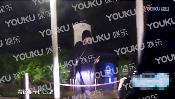 Lý Á Bằng có bạn gái mới, con gái trở nên buồn bã u sầu, thường xuyên ở bên Vương Phi?