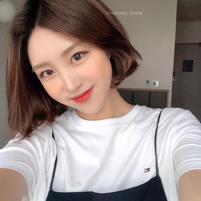 Muốn vừa xinh vừa ra dáng cô nàng sành điệu, bạn phải sắm ngay màu son này cùng 2 cách makeup sau đây Muốn vừa xinh vừa ra dáng cô nàng sành điệu, bạn phải sắm ngay màu son này cùng 2 cách makeup sau đây