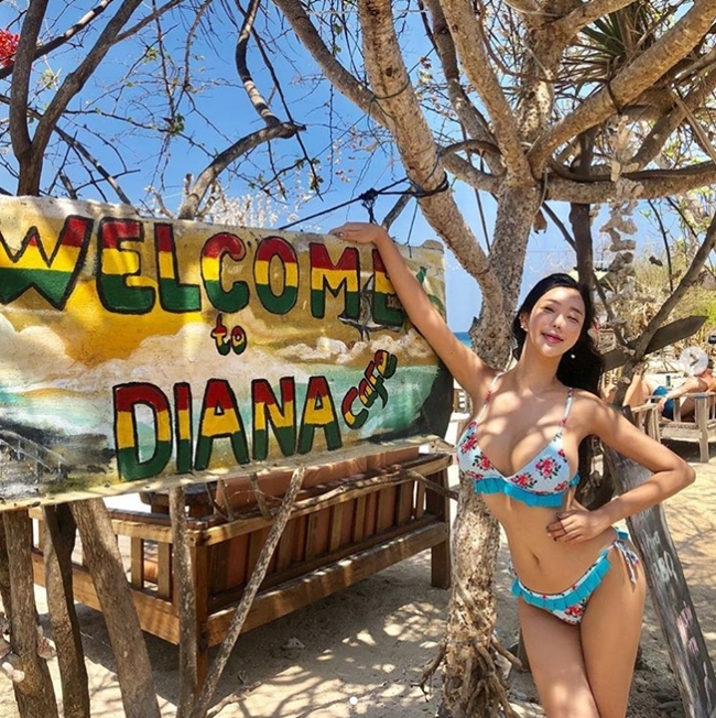 Thân hình đẫy đà quá đỗi sexy của người được phong nữ hoàng bikini Hàn Quốc