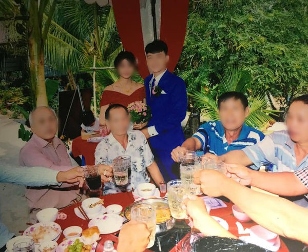 Vừa bực, vừa buồn cười với bộ ảnh cưới theo phong cách thập niên hồi đó của cô dâu Đồng Tháp