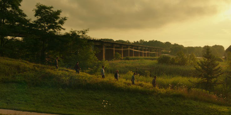 Soi nhanh 15 chi tiết đáng chú ý nhất trailer IT 2: Gã hề ma quái từng có con?