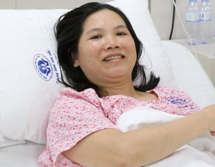 Vừa mổ bắt con vừa cấp cứu hồi sức cho sản phụ lên cơn sản giật