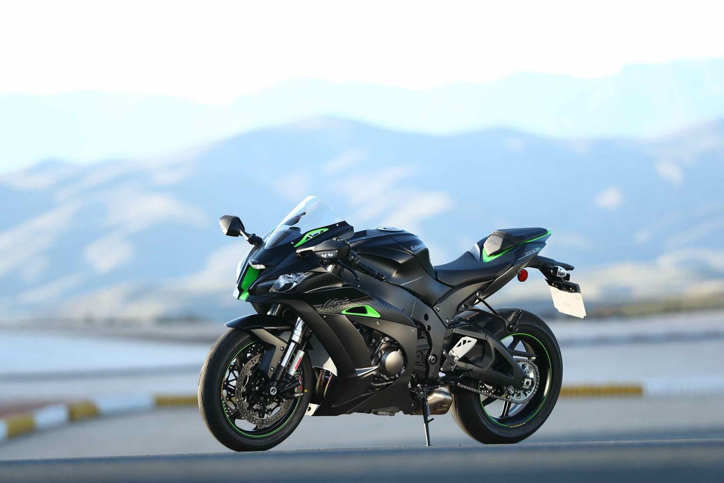 10 mẫu sportbike tốt nhất năm 2019, Ducati V4 R đứng đầu