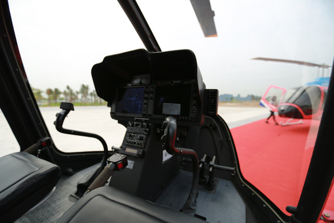 Cận cảnh bộ đôi trực thăng Bell 505 vừa khai trương dịch vụ bay ngắm vịnh Hạ Long