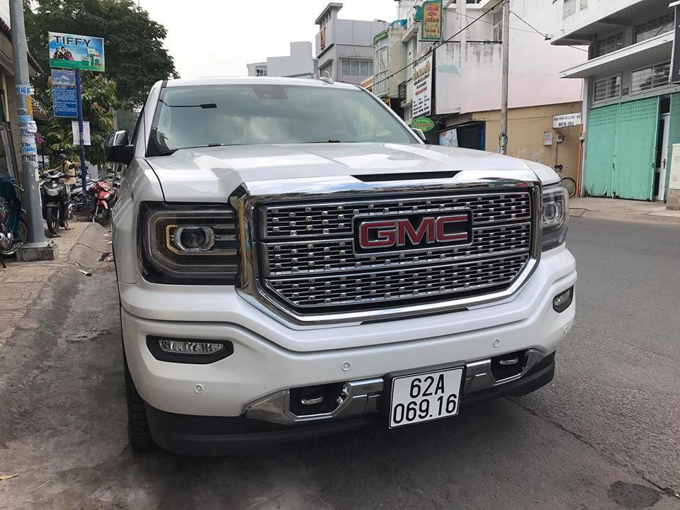 Bán tải hạng nặng - thú chơi tốn kém của đại gia Việt