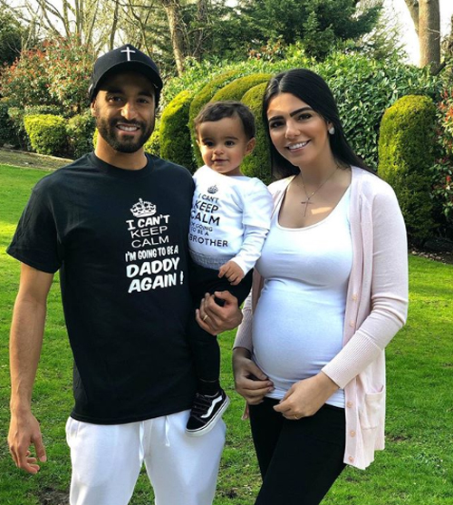 Cô vợ xinh nhưng nhát của người hùng Tottenham