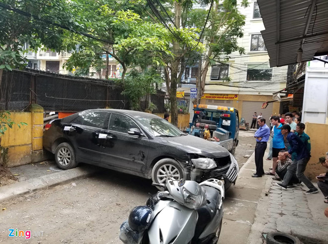 Người thoát nạn vụ ôtô Camry cán chết người: Chiếc xe lùi như điên