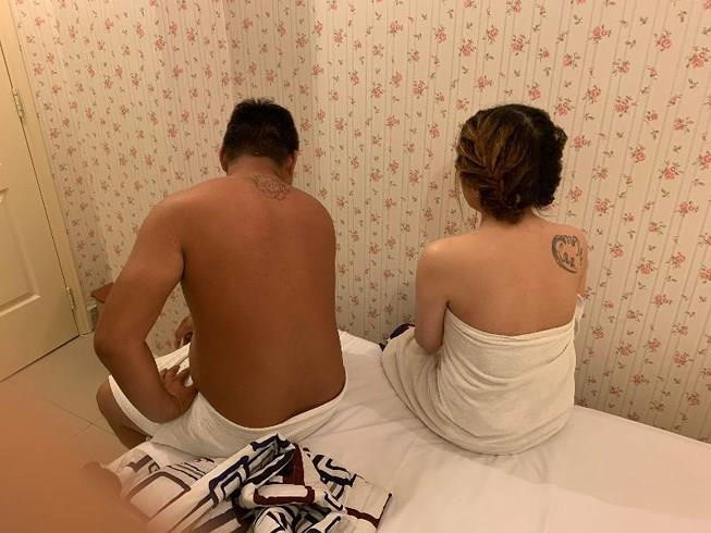 Quán karaoke chui ở quận 1 có tiếp viên bán dâm