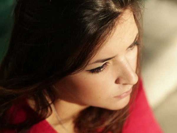 Sắp xếp lại di vật của chồng sau đám tang, tôi chết đứng khi đọc được một bức email rồi từng tầng bí mật cứ thế bị lột ra