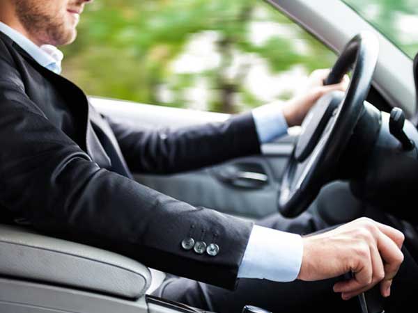 Đâu là những kinh nghiệm an toàn cần biết cho tài xế mới?