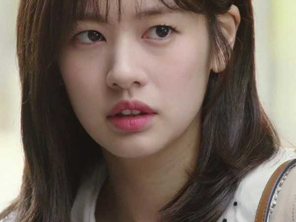 Đi ngang qua phòng bố mẹ chồng tương lai, tôi bất ngờ biết được bí mật đằng sau sự thay đổi thái độ của họ