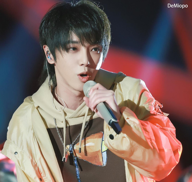 Những cậu ấm cô chiêu 9X, 10X giàu sụ trong làng giải trí Hoa ngữ