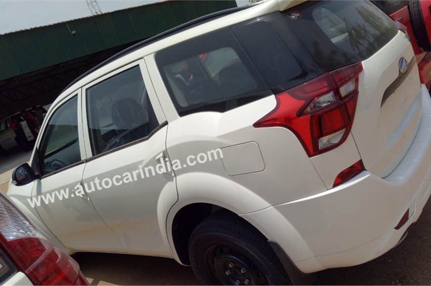 ‘Soi’ công nghệ trên chiếc SUV 7 chỗ vừa ra mắt giá chỉ hơn 400 triệu đồng