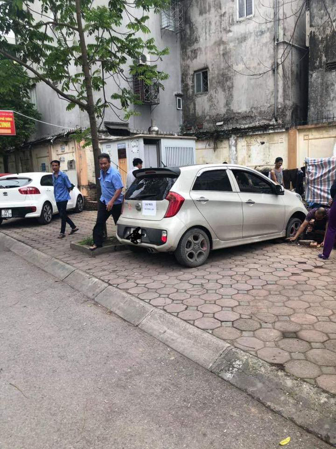 Thêm vụ nữ tài xế đạp nhầm chân ga, suýt đâm vào ba công nhân nam