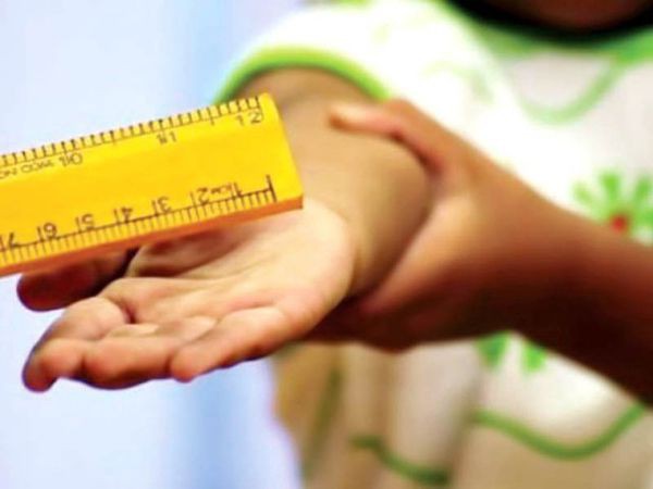 Dân mạng tranh cãi hình thức phạt nam sinh lớp 9 quỳ trước bục giảng: Có xúc phạm nhân phẩm học sinh?