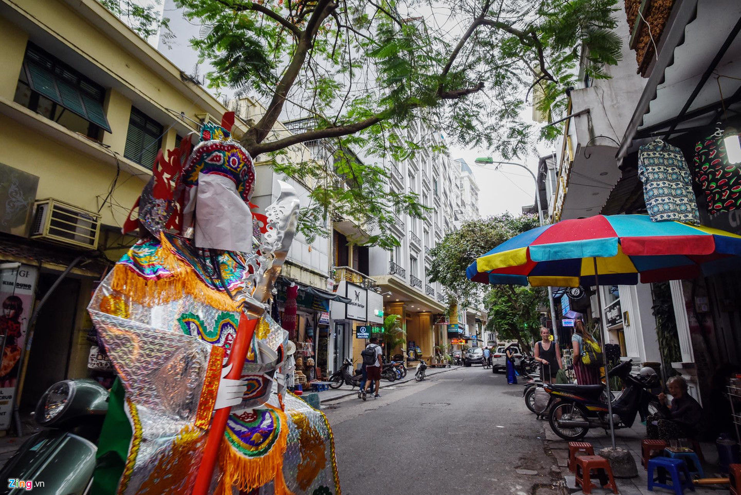 Điểm mặt những tuyến phố Hà Nội có giá đắt ngang New York, Paris