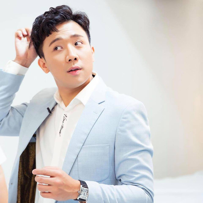 Trấn Thành xấu hổ vì gặp sự cố trang phục tế nhị khi quay gameshow