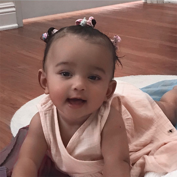 Con thứ tư của vợ chồng Kim Kardashian chào đời