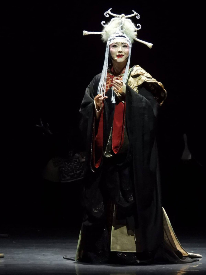 Nam danh ca xinh đẹp chuyên đóng vai đại mỹ nhân: Là quốc bảo Trung Quốc nhưng đau khổ đi tu vì bị phụ tình