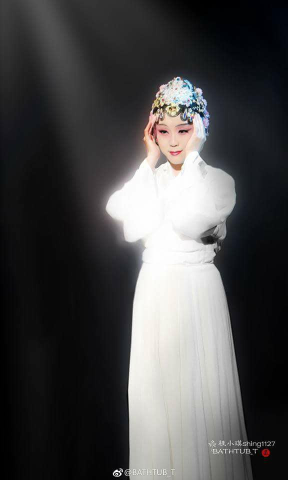 Nam danh ca xinh đẹp chuyên đóng vai đại mỹ nhân: Là quốc bảo Trung Quốc nhưng đau khổ đi tu vì bị phụ tình