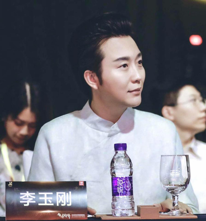 Nam danh ca xinh đẹp chuyên đóng vai đại mỹ nhân: Là quốc bảo Trung Quốc nhưng đau khổ đi tu vì bị phụ tình