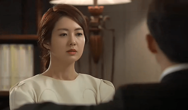 Phản ứng trên cơ của nàng dâu mới khi mẹ chồng giục con trai mua quà đến thăm con dâu cũ chuyển dạ