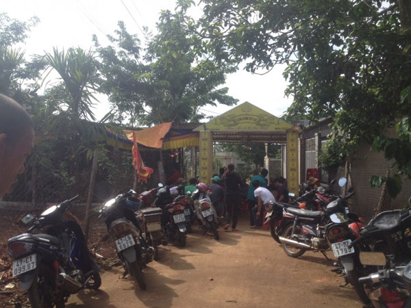 Truy tìm xe ô tô tông chết nam thanh niên rồi bỏ chạy trên đường Hồ Chí Minh