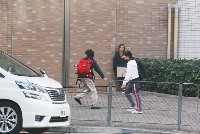 Con trai đầu của Trương Bá Chi lớn phổng phao, thần thái rất giống ông bố nổi tiếng Tạ Đình Phong