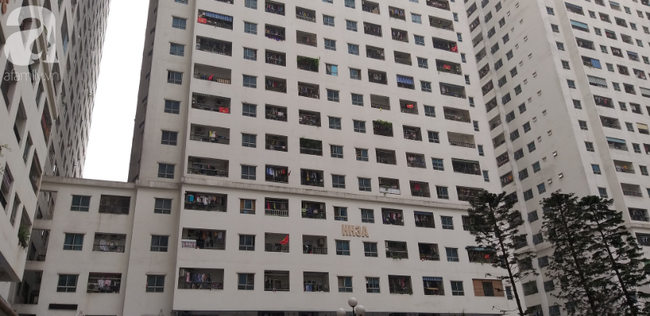 Túi rác bị ném từ tầng 36 chung cư HH Linh Đàm xuống sân, bé trai 4 tuổi thoát nạn trong gang tấc