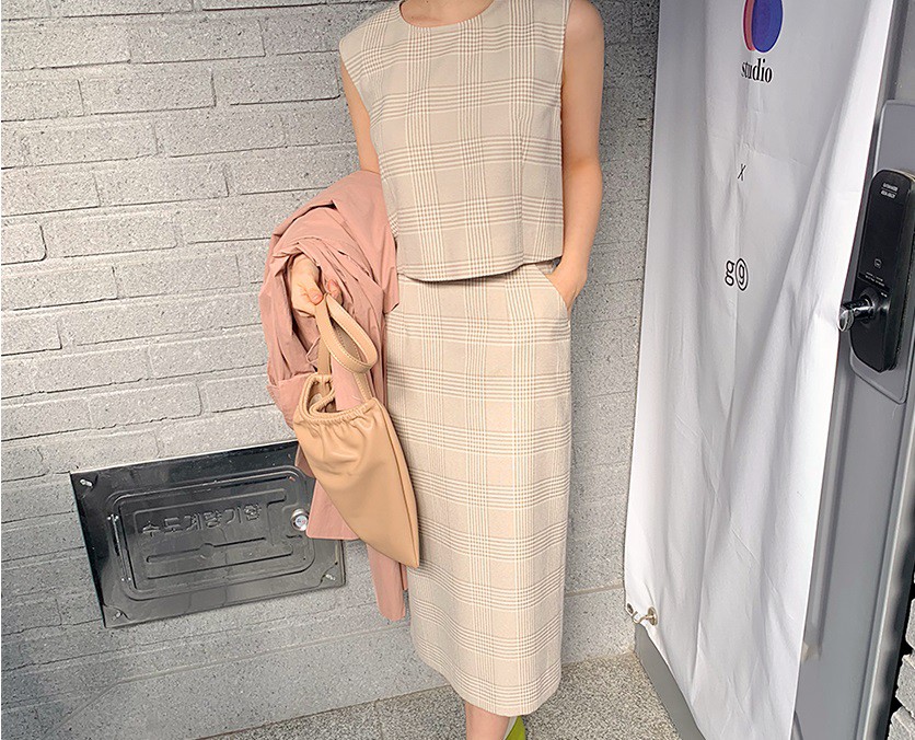 Với set đồ đồng bộ, bạn lười biếng hay kém khoản mix&match; đến mấy cũng có thể mặc đẹp Với set đồ đồng bộ, bạn lười biếng hay kém khoản mix&match; đến mấy cũng có thể mặc đẹp