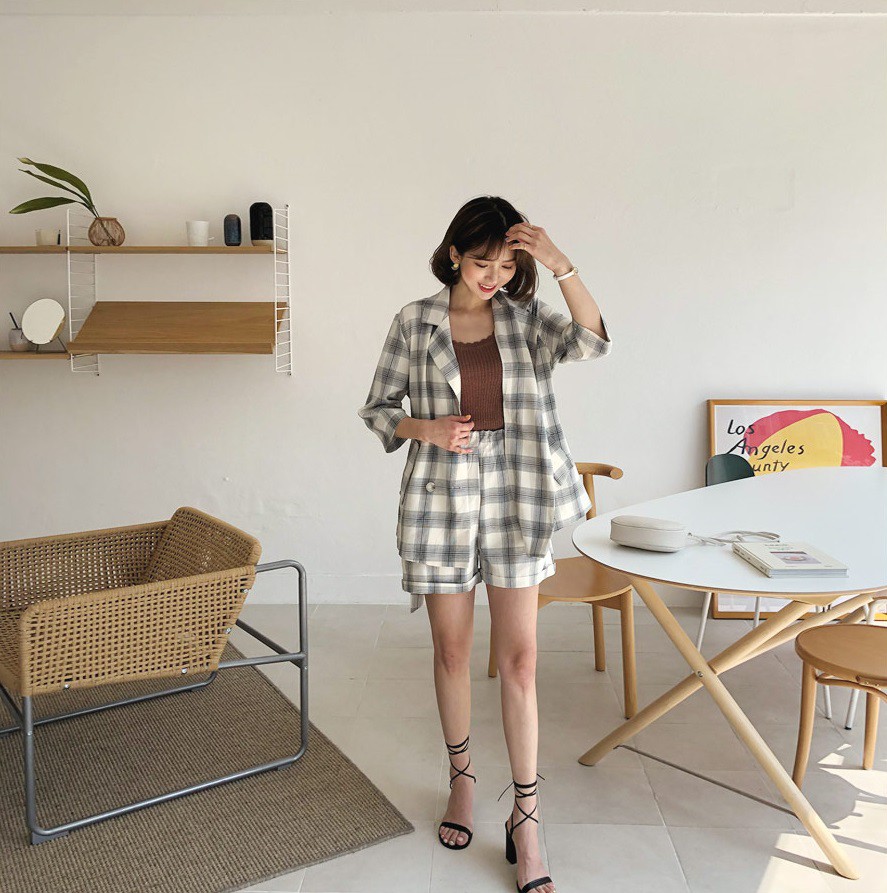 Với set đồ đồng bộ, bạn lười biếng hay kém khoản mix&match; đến mấy cũng có thể mặc đẹp Với set đồ đồng bộ, bạn lười biếng hay kém khoản mix&match; đến mấy cũng có thể mặc đẹp