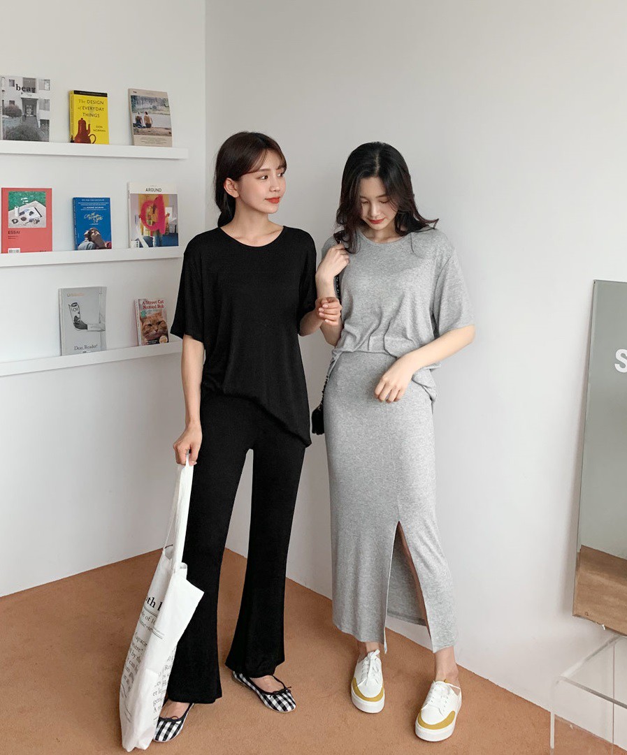 Với set đồ đồng bộ, bạn lười biếng hay kém khoản mix&match; đến mấy cũng có thể mặc đẹp Với set đồ đồng bộ, bạn lười biếng hay kém khoản mix&match; đến mấy cũng có thể mặc đẹp