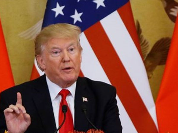 TT Trump ra lệnh áp thuế trừng phạt tất cả hàng hóa từ Trung Quốc