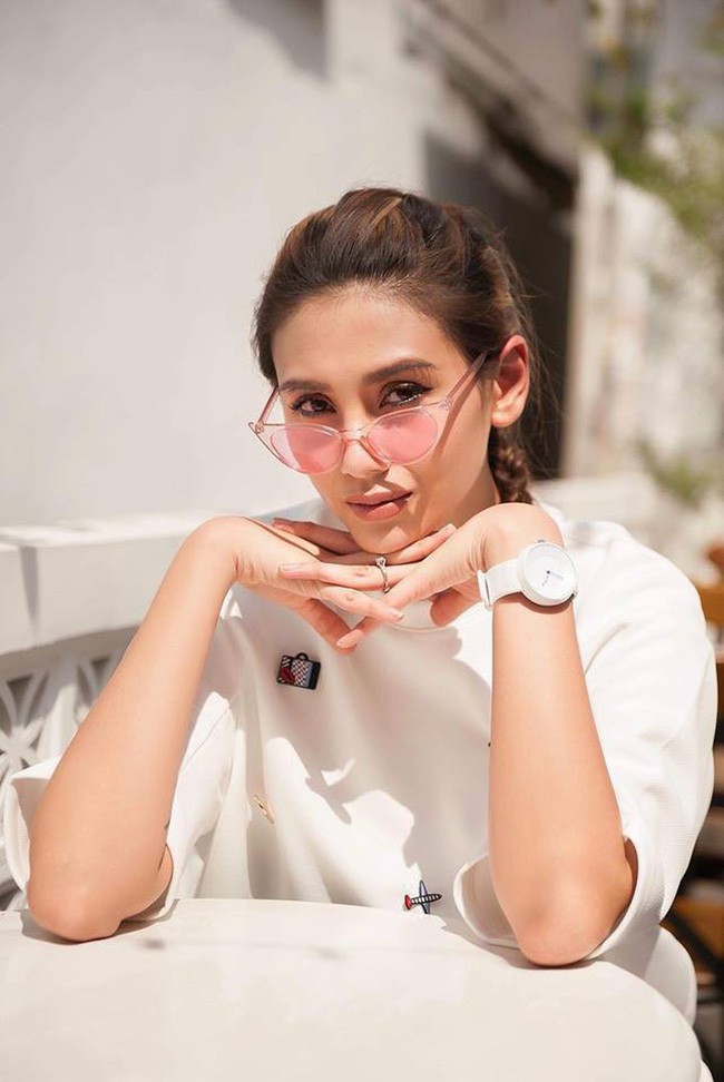 Võ Hoàng Yến ế show vì tăng cân mất kiểm soát: Tôi chỉ cần ăn 3 bữa, ngủ 8 tiếng là sau 1 đêm lên 2kg Võ Hoàng Yến ế show vì tăng cân mất kiểm soát: Tôi chỉ cần ăn 3 bữa, ngủ 8 tiếng là sau 1 đêm lên 2kg