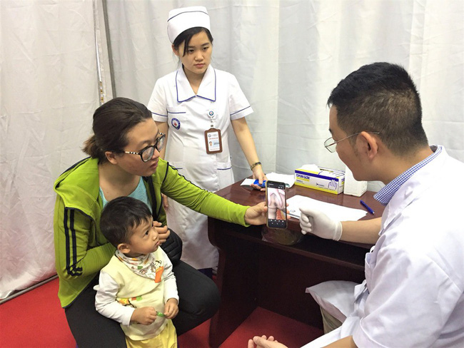 Bác sĩ giật mình vì bé trai mới 2 tuổi đã bị trĩ, nguyên nhân là do chế độ ăn uống của bé