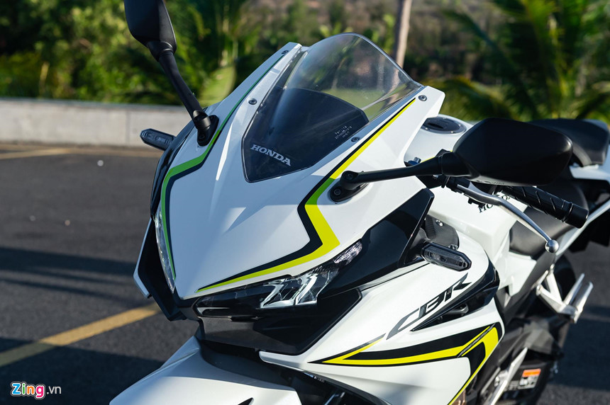 Cận cảnh Honda CBR500R 2019 vừa về đại lý, giá 187 triệu đồng