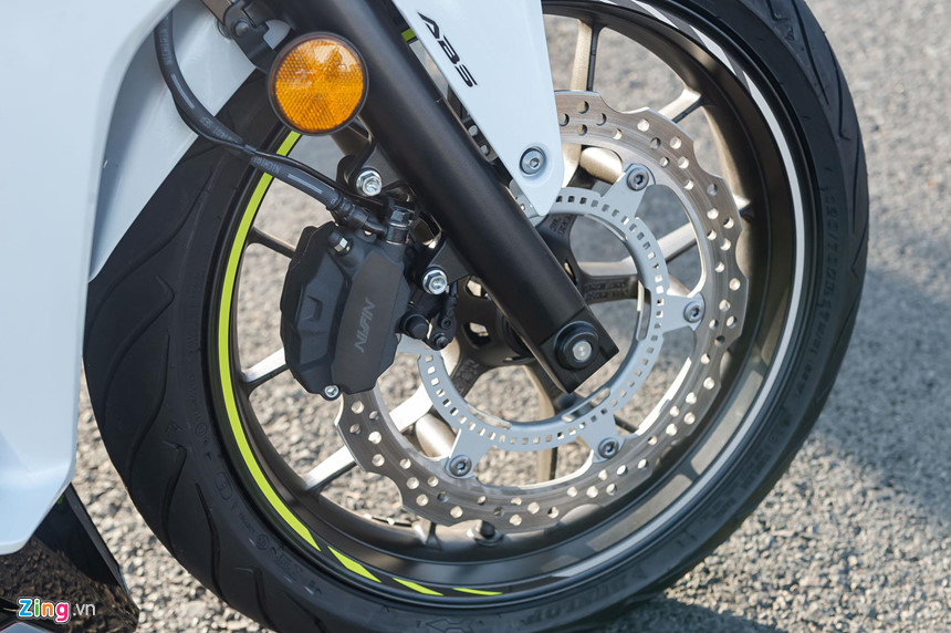 Cận cảnh Honda CBR500R 2019 vừa về đại lý, giá 187 triệu đồng