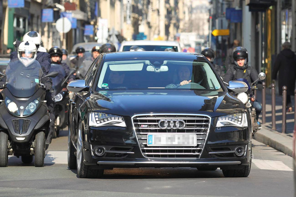 Trước khi bị cấm lái xe, David Beckham đã sở hữu dàn xe triệu USD