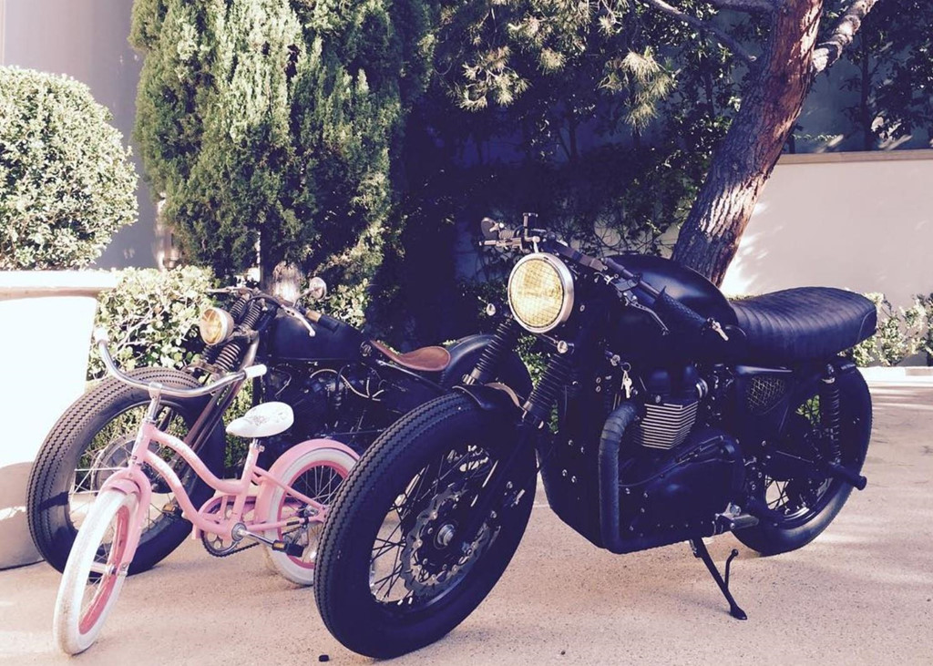 Trước khi bị cấm lái xe, David Beckham đã sở hữu dàn xe triệu USD