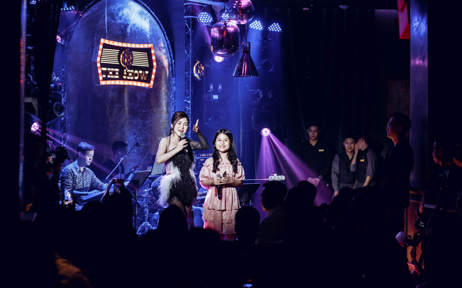 Hương Tràm đổ bệnh, phải tiêm kháng sinh để hát và bật khóc trong show diễn cuối cùng