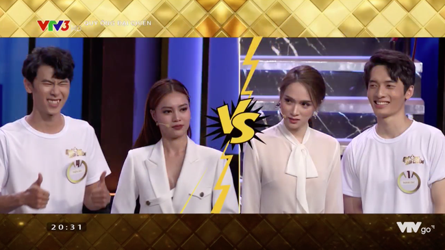 Quý ông đại chiến: Hương Giang nằm dài ra sân khấu, mê trai bất chấp