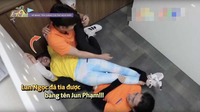 Chơi lầy ở Running Man, Trấn Thành bị xé bảng tên hội đồng mà không ai thương: Trả nghiệp là đáng đời! Chơi lầy ở Running Man, Trấn Thành bị xé bảng tên hội đồng mà không ai thương: Trả nghiệp là đáng đời!