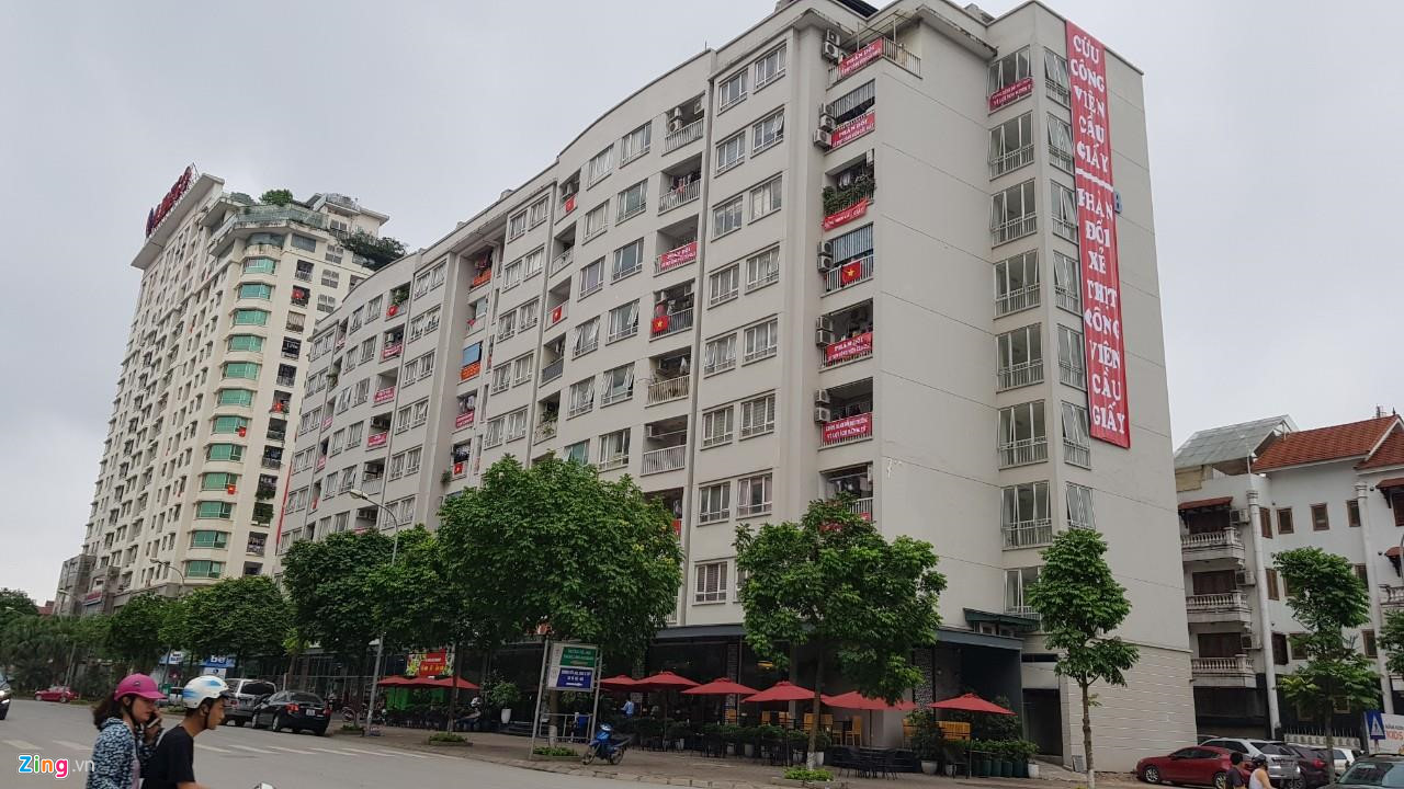 Chủ tịch Cầu Giấy mong dân hạ băng rôn phản đối bãi đỗ trong công viên