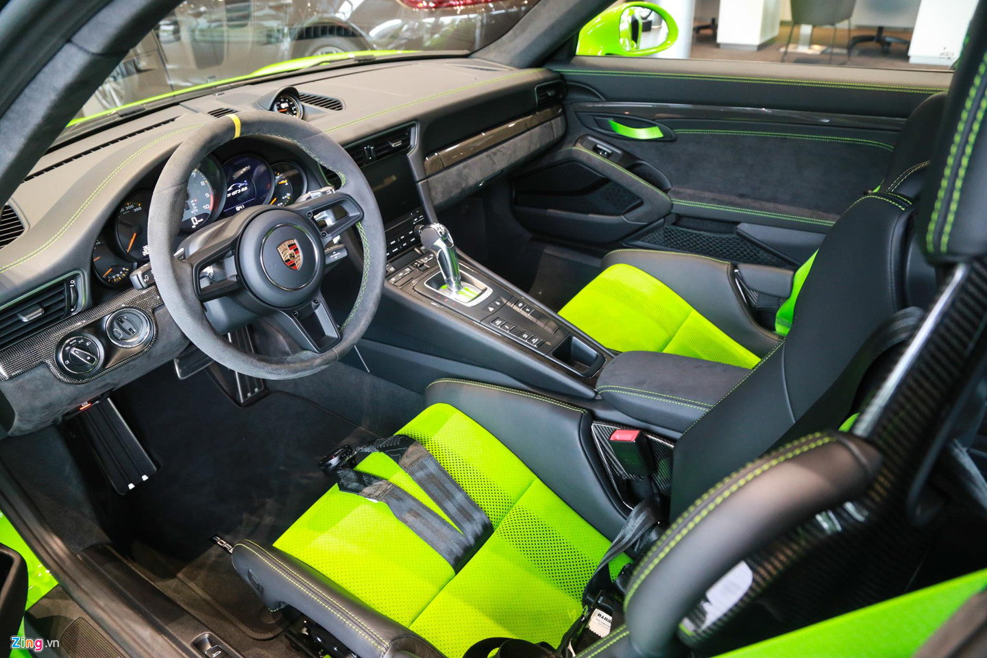 Chi tiết Porsche 911 GT3 RS giá gần 14 tỷ đồng tại VN