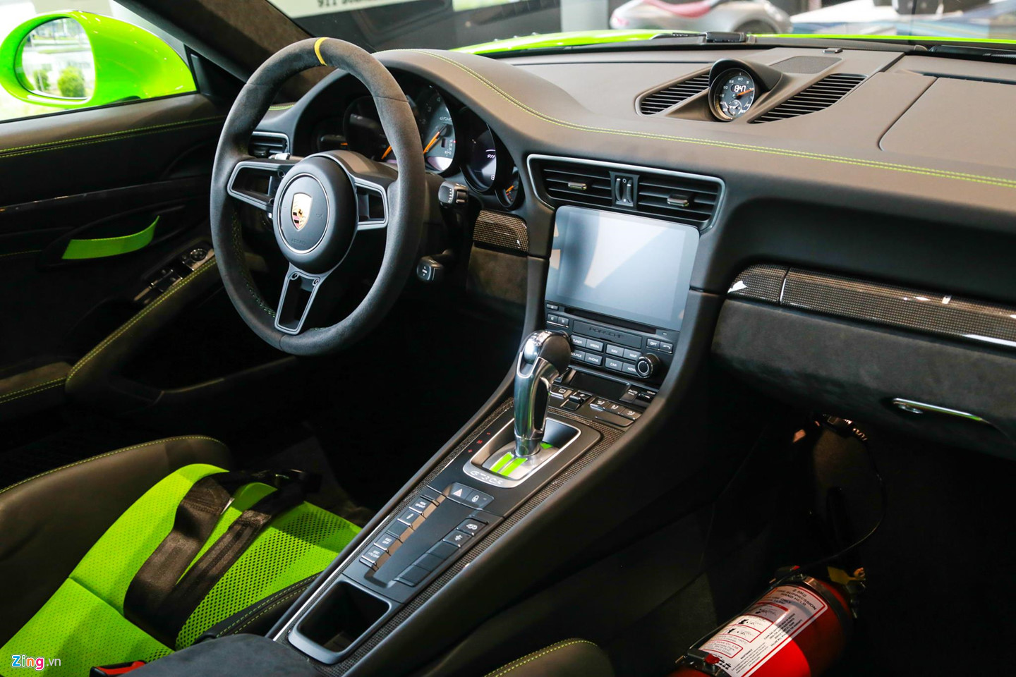 Chi tiết Porsche 911 GT3 RS giá gần 14 tỷ đồng tại VN