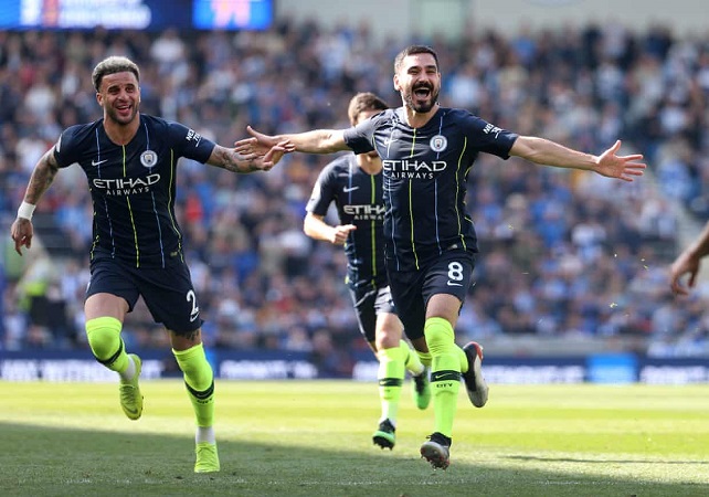 Brighton 1-4 Man City: Aguero lại sắm vai người hùng, Man City đăng quang Ngoại hạng Anh một cách nghẹt thở